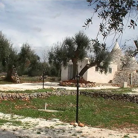 فندق مبيت وإفطار Trulli Anairda سيغلي ميسابيكا