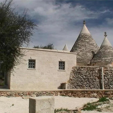 فندق مبيت وإفطار Trulli Anairda سيغلي ميسابيكا